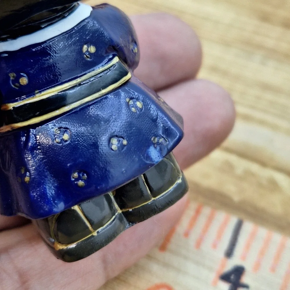 Authentic Japanese Souvenirs‎ Girl figurine 2.5